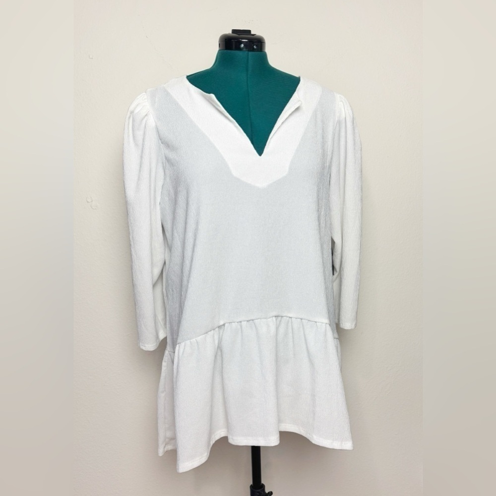 Vince Camuto Women’s Split Neck Ivory Crinkle Top XL Classic Flowy Summer Light